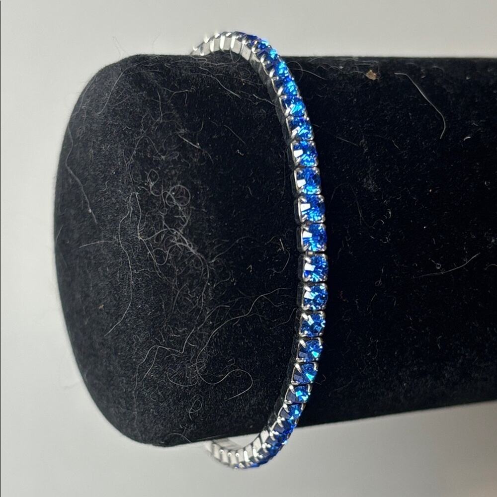 Blue Crystal Stretch Bracelet Tennis Style Silver Tone Stackable Sparkle